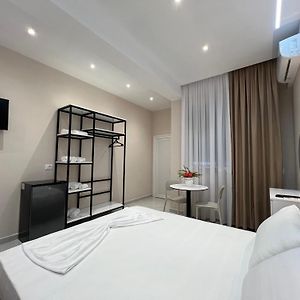 Aloju Rooms